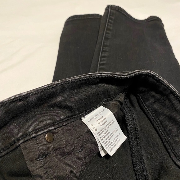 American Eagle Straight Leg High Waisted Jeans - Picture 3 of 5